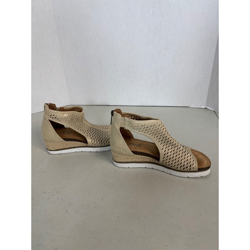 Corkys Footwear Womens Gold Laser Cut Espadrille Wedge Sandals‎ Size 8 - Picture 3 of 8